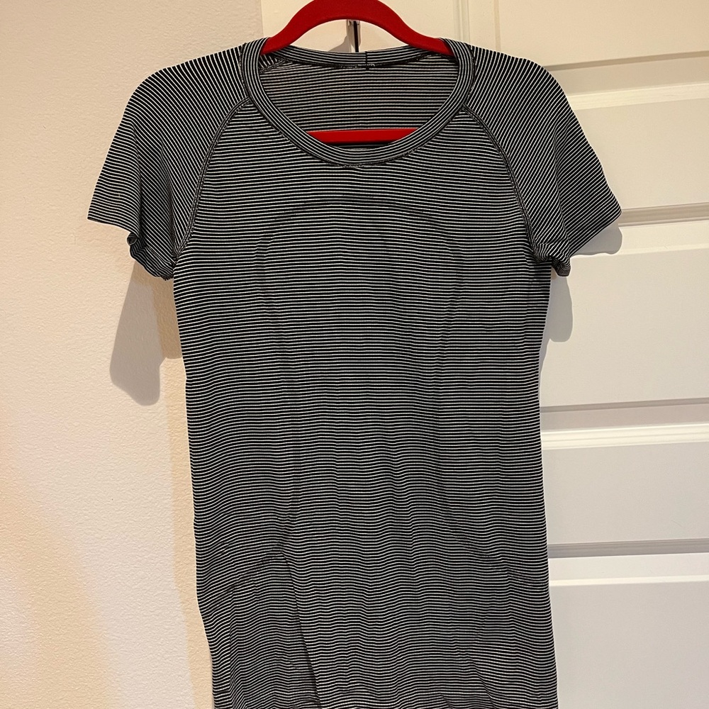 lululemon athletica swiftly tech tee, like new